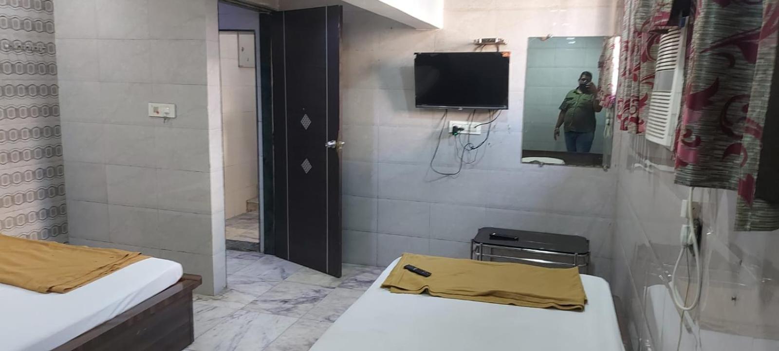 Glitz Hotels Sai Guest House - Nr Inorbit Mall Vashi Nova Bombaim Exterior foto