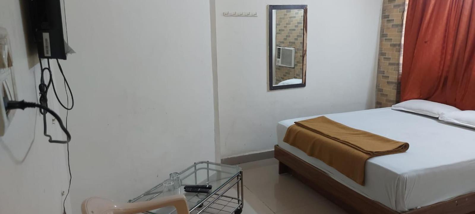 Glitz Hotels Sai Guest House - Nr Inorbit Mall Vashi Nova Bombaim Exterior foto