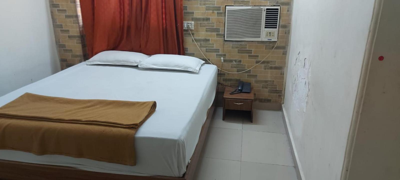 Glitz Hotels Sai Guest House - Nr Inorbit Mall Vashi Nova Bombaim Exterior foto
