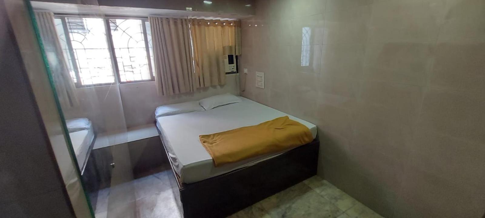 Glitz Hotels Sai Guest House - Nr Inorbit Mall Vashi Nova Bombaim Exterior foto