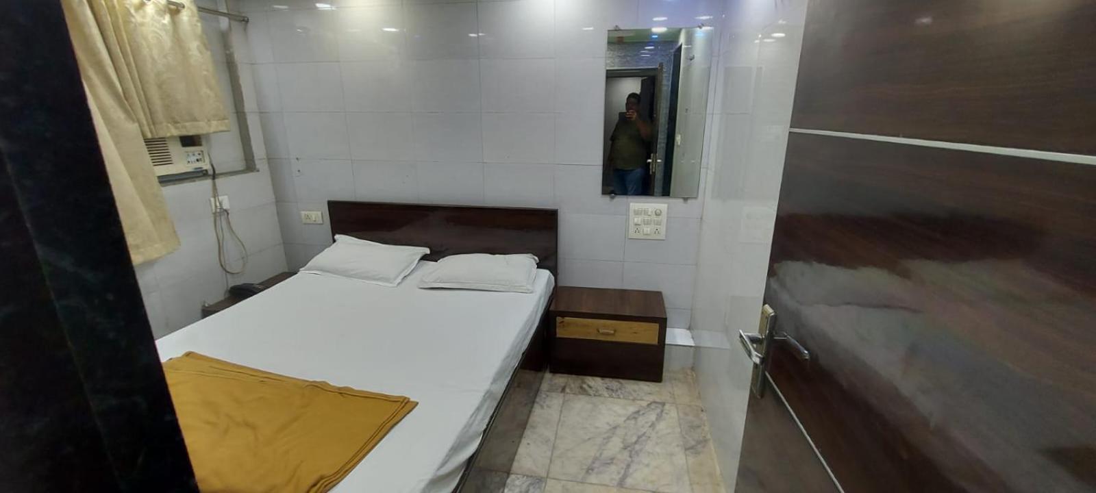 Glitz Hotels Sai Guest House - Nr Inorbit Mall Vashi Nova Bombaim Exterior foto